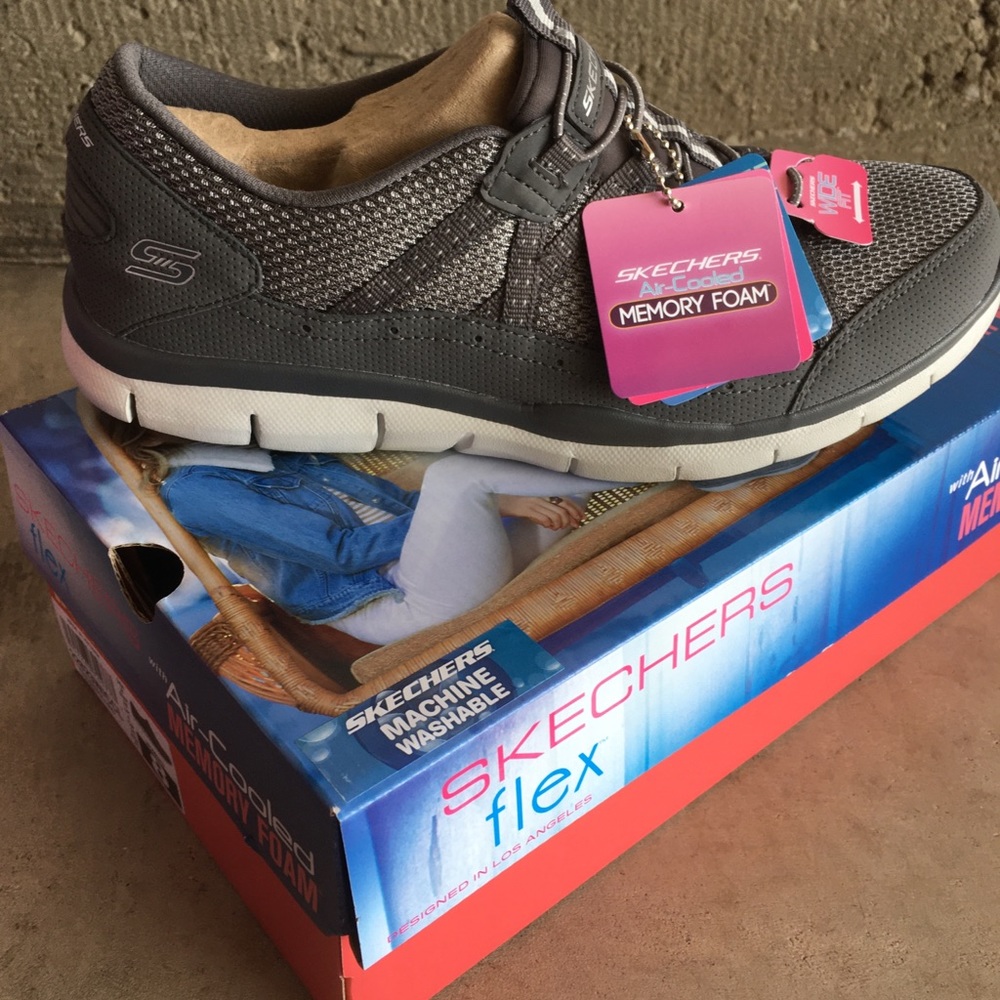 Strolling sketchers all grey